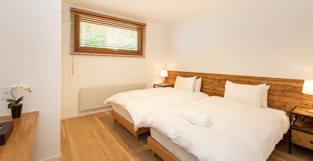 Birchwood Chalet - Comfortable guest bedroom