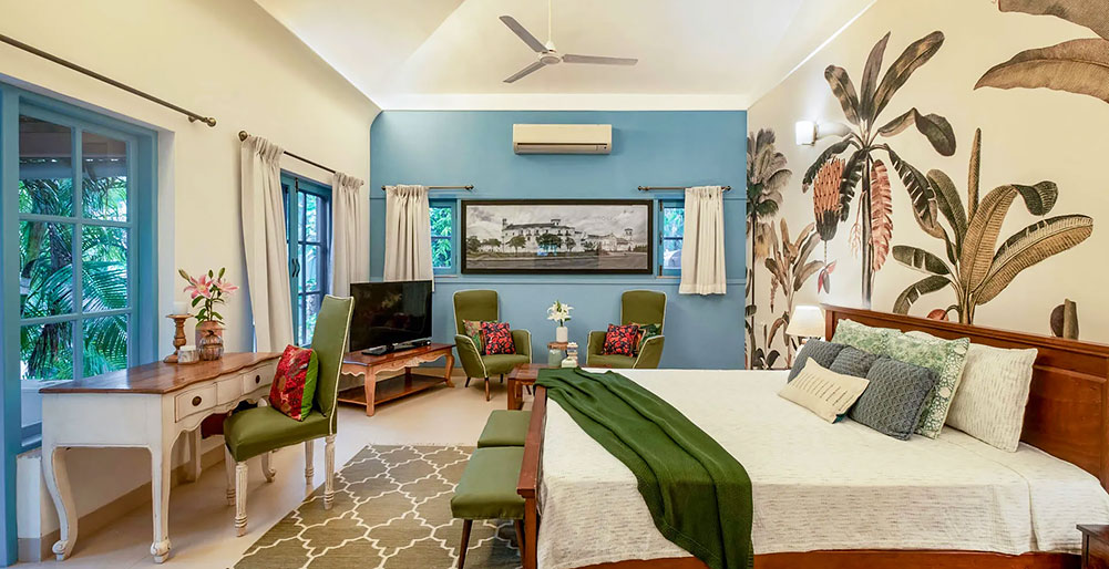 Villa Nimaya - Guest room with tropical feel<br />